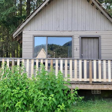 Sicamous Rv & Cabin Resort Malakwa Buitenkant foto