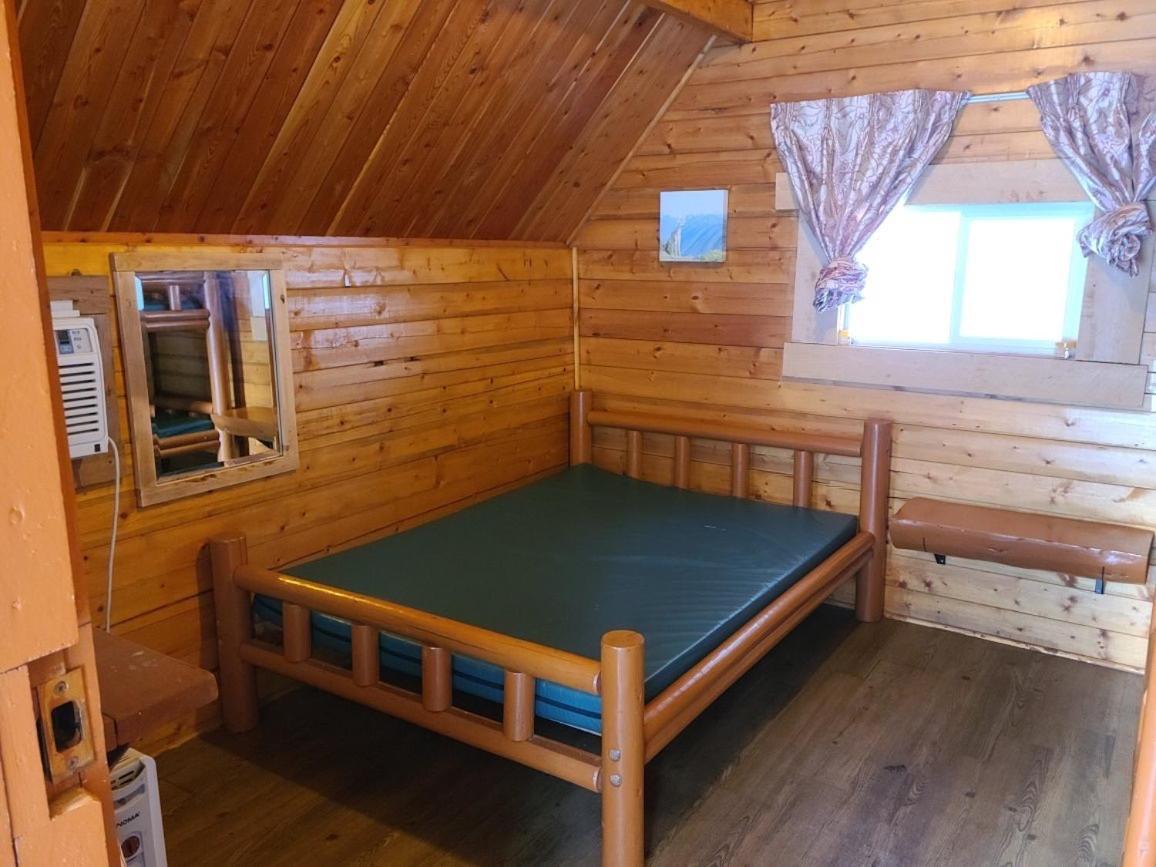 Sicamous Rv & Cabin Resort Malakwa Buitenkant foto