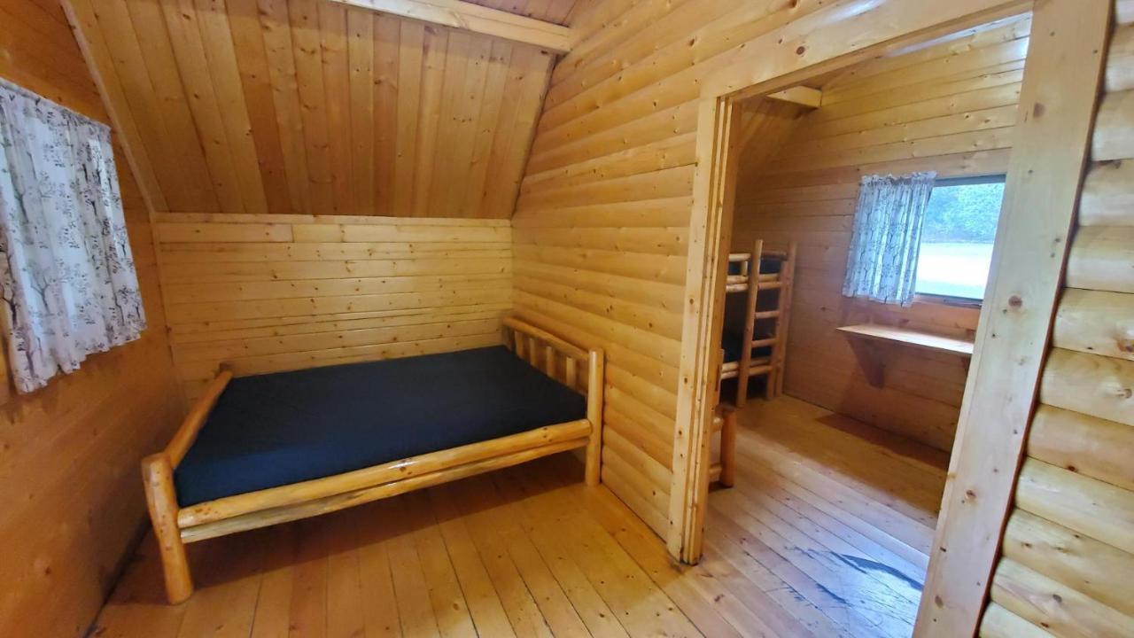 Sicamous Rv & Cabin Resort Malakwa Buitenkant foto